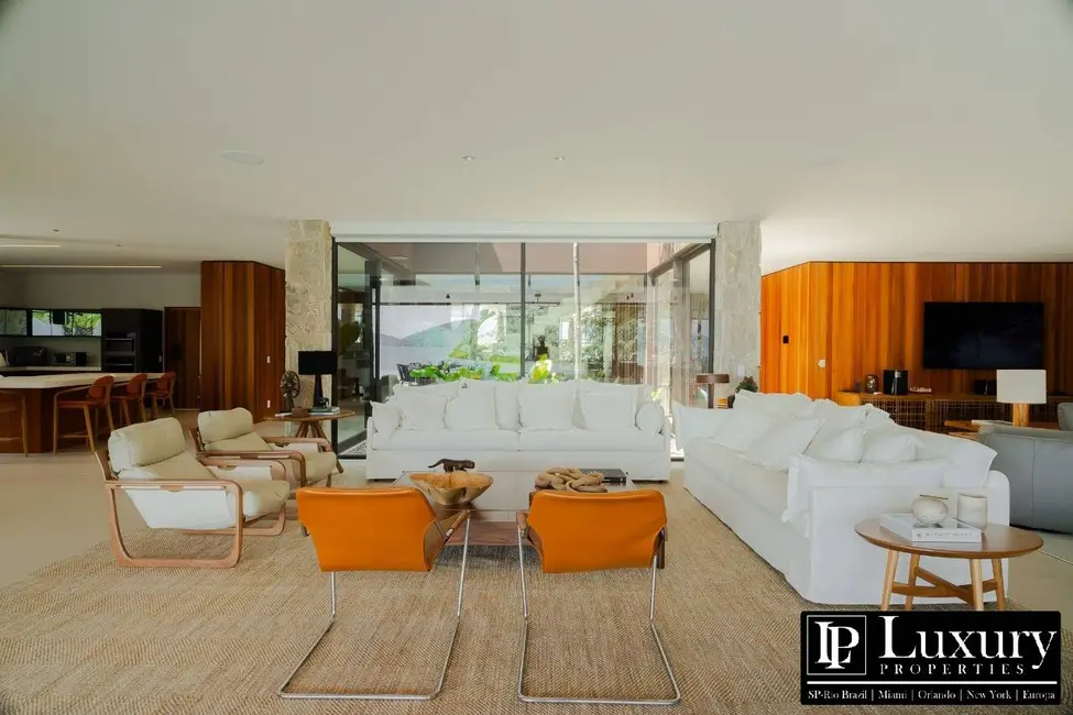 Casa com 8 quartos à venda em Praia da Ribeira (Cunhambebe), Angra Dos Reis - RJ - imagem 4 Foto 4 de Casa com 8 quartos à venda em Praia da Ribeira (Cunhambebe), Angra Dos Reis - RJ