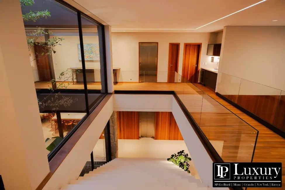 Casa com 8 quartos à venda em Praia da Ribeira (Cunhambebe), Angra Dos Reis - RJ - imagem 8 Foto 8 de Casa com 8 quartos à venda em Praia da Ribeira (Cunhambebe), Angra Dos Reis - RJ