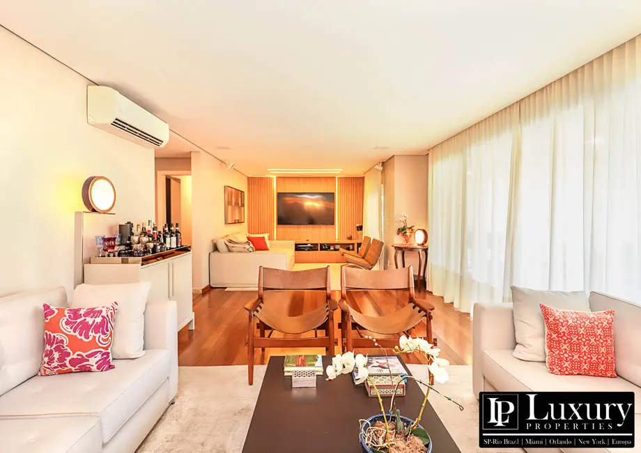 Apartamento com 3 quartos à venda, 226m2 em Vila Nova Conceição, São Paulo - SP - imagem 2 Foto 2 de Apartamento com 3 quartos à venda, 226m2 em Vila Nova Conceição, São Paulo - SP