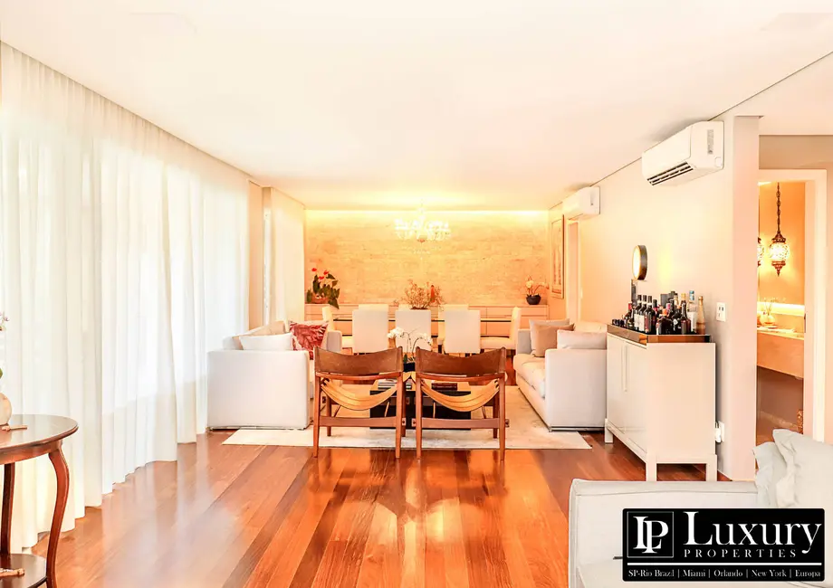 Apartamento com 3 quartos à venda, 226m2 em Vila Nova Conceição, São Paulo - SP - imagem 3 Foto 3 de Apartamento com 3 quartos à venda, 226m2 em Vila Nova Conceição, São Paulo - SP