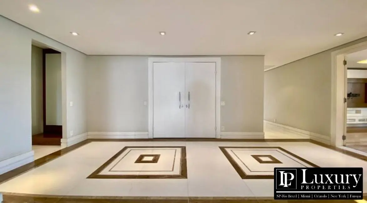 Foto 3 de Apartamento com 5 quartos para alugar, 753m2 em Cerqueira César, São Paulo - SP