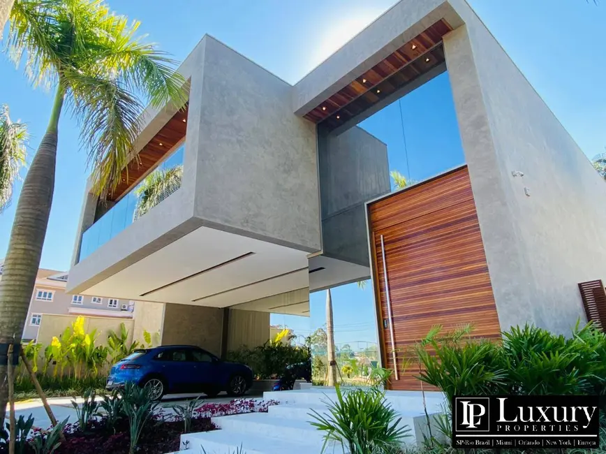 Foto 1 de Casa de Condomínio com 5 quartos à venda e para alugar em Santana De Parnaiba - SP