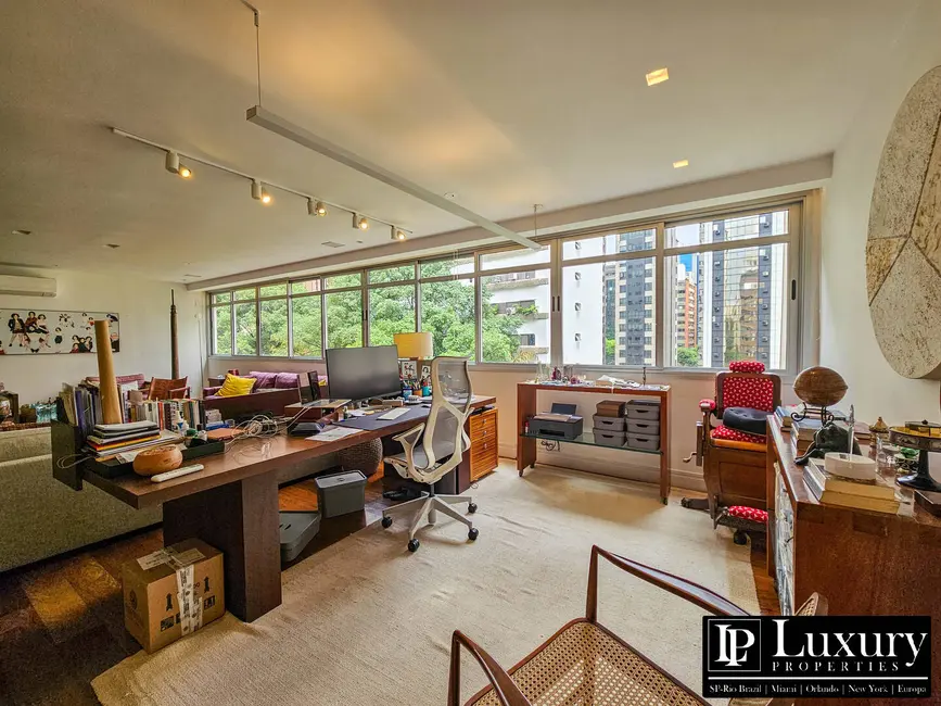 Apartamento com 4 quartos à venda, 226m2 em Jardim Europa, São Paulo - SP - imagem 8 Foto 8 de Apartamento com 4 quartos à venda, 226m2 em Jardim Europa, São Paulo - SP