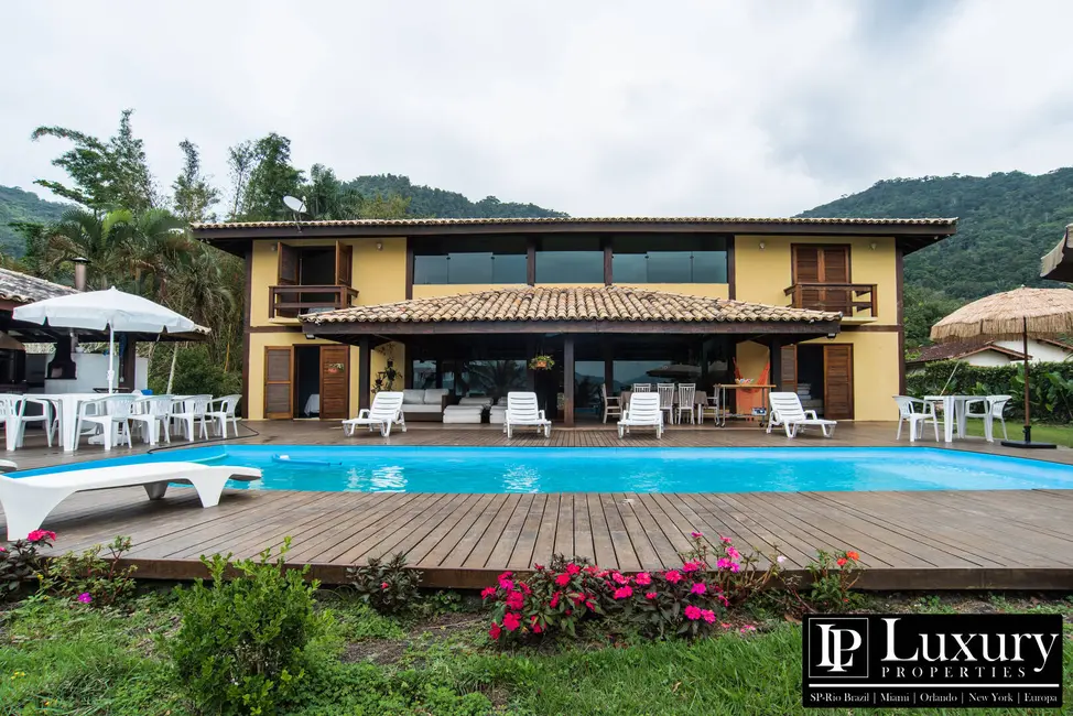 Foto 1 de Casa com 7 quartos à venda em Ubatuba - SP