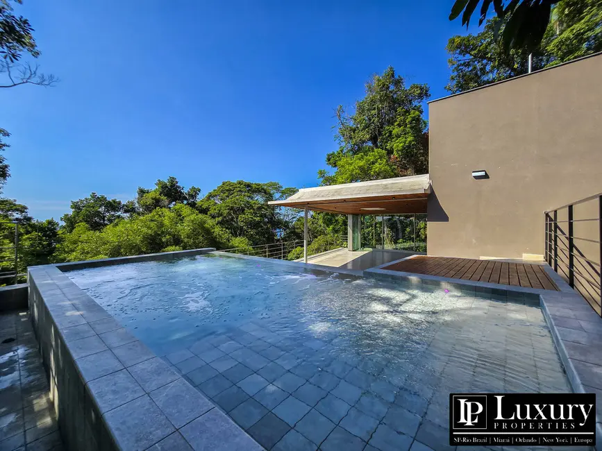 Foto 9 de Casa com 4 quartos à venda em Guaruja - SP