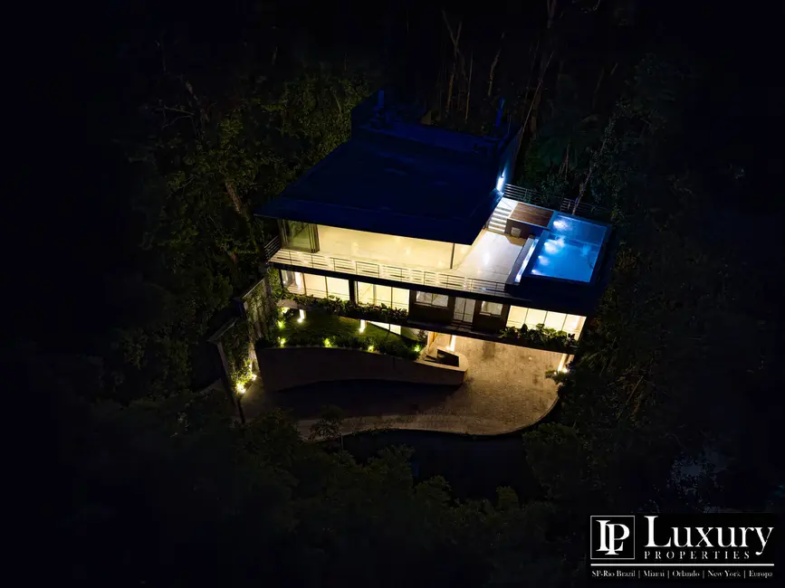 Foto 2 de Casa com 4 quartos à venda em Guaruja - SP