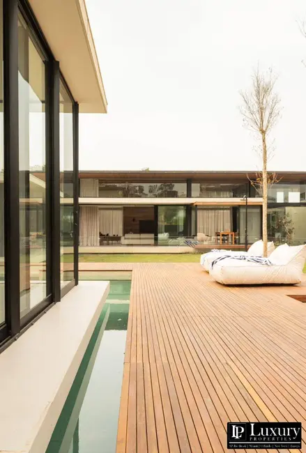 Foto 6 de Casa de Condomínio com 5 quartos à venda em Sao Jose Dos Campos - SP