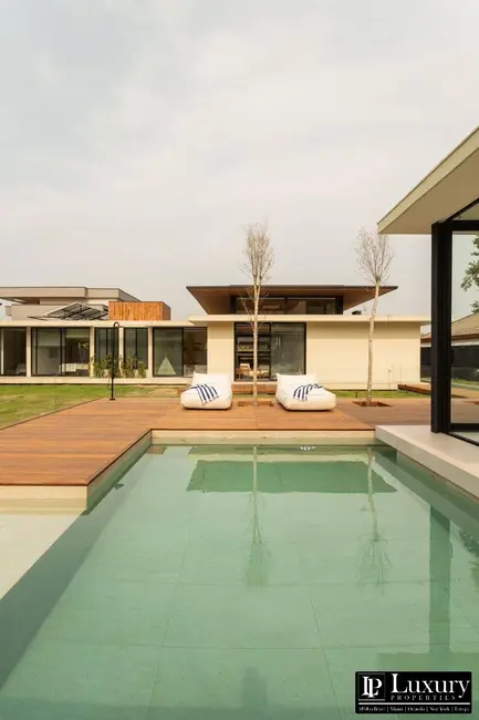 Foto 3 de Casa de Condomínio com 5 quartos à venda em Sao Jose Dos Campos - SP