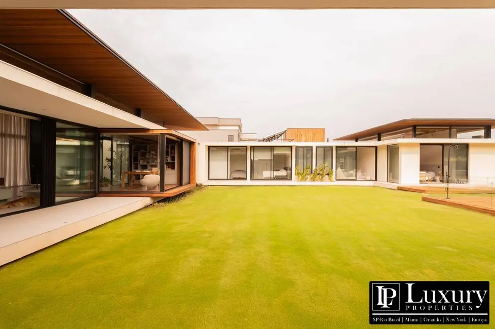 Foto 2 de Casa de Condomínio com 5 quartos à venda em Sao Jose Dos Campos - SP