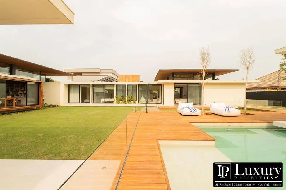 Foto 1 de Casa de Condomínio com 5 quartos à venda em Sao Jose Dos Campos - SP