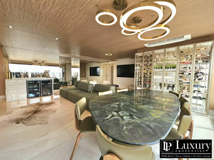 Apartamento com 3 quartos à venda, 147m2 em Campo Belo, São Paulo - SP - imagem 1 Foto 1 de Apartamento com 3 quartos à venda, 147m2 em Campo Belo, São Paulo - SP