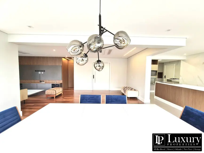 Apartamento com 3 quartos à venda, 192m2 em Campo Belo, São Paulo - SP - imagem 9 Foto 9 de Apartamento com 3 quartos à venda, 192m2 em Campo Belo, São Paulo - SP