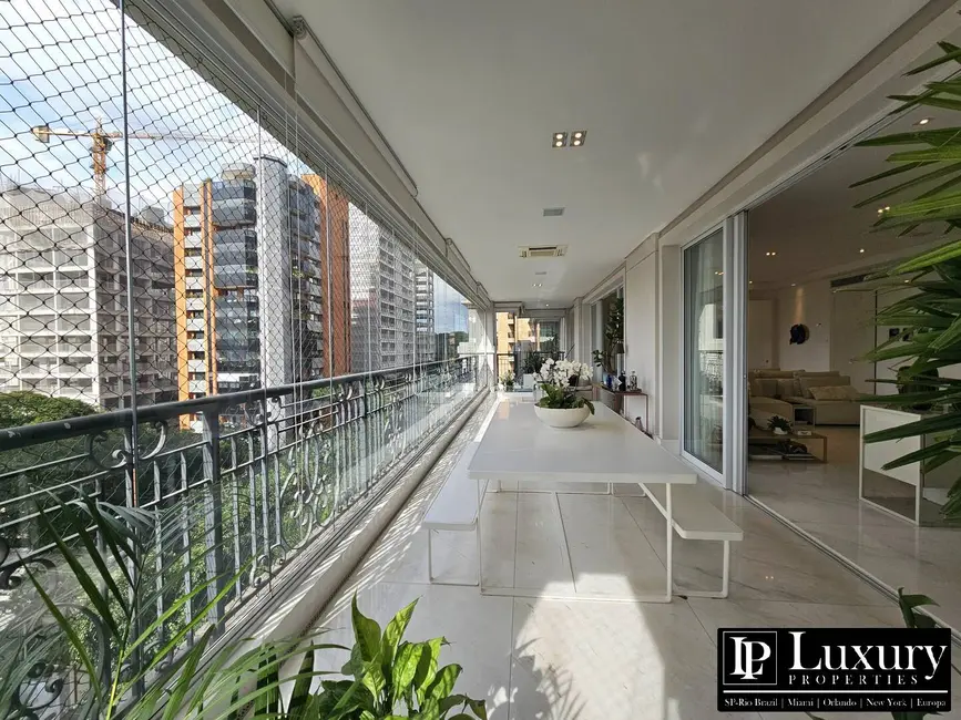 Foto 3 de Apartamento com 4 quartos à venda, 400m2 em Moema, São Paulo - SP