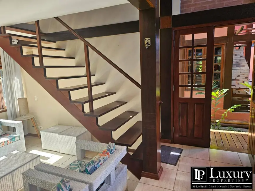 Foto 3 de Casa de Condomínio com 3 quartos à venda e para alugar, 140m2 em Sao Sebastiao - SP