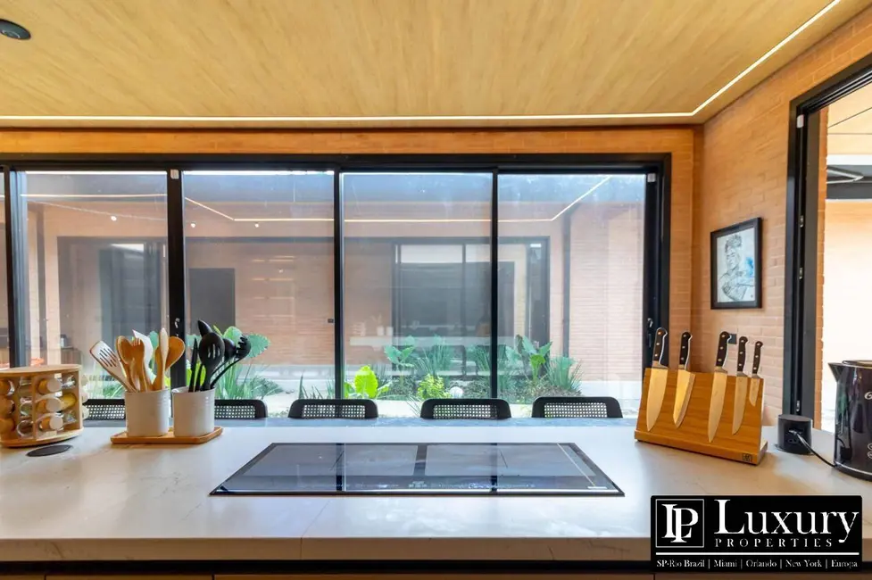 Foto 9 de Casa de Condomínio à venda em Condomínio Ecológico Mansões Morumbi, Senador Canedo - GO