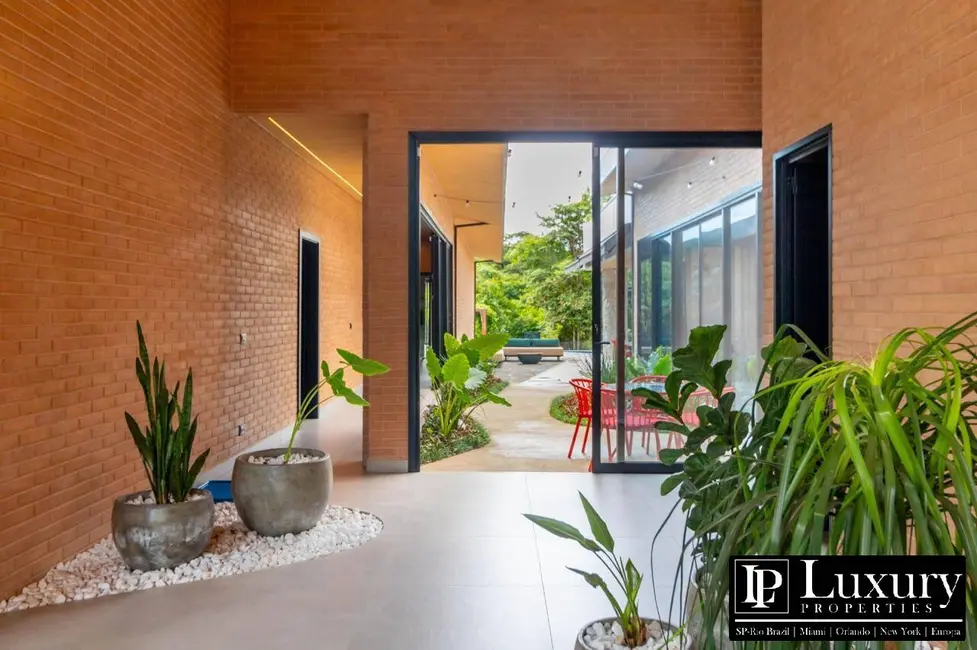 Foto 7 de Casa de Condomínio à venda em Condomínio Ecológico Mansões Morumbi, Senador Canedo - GO