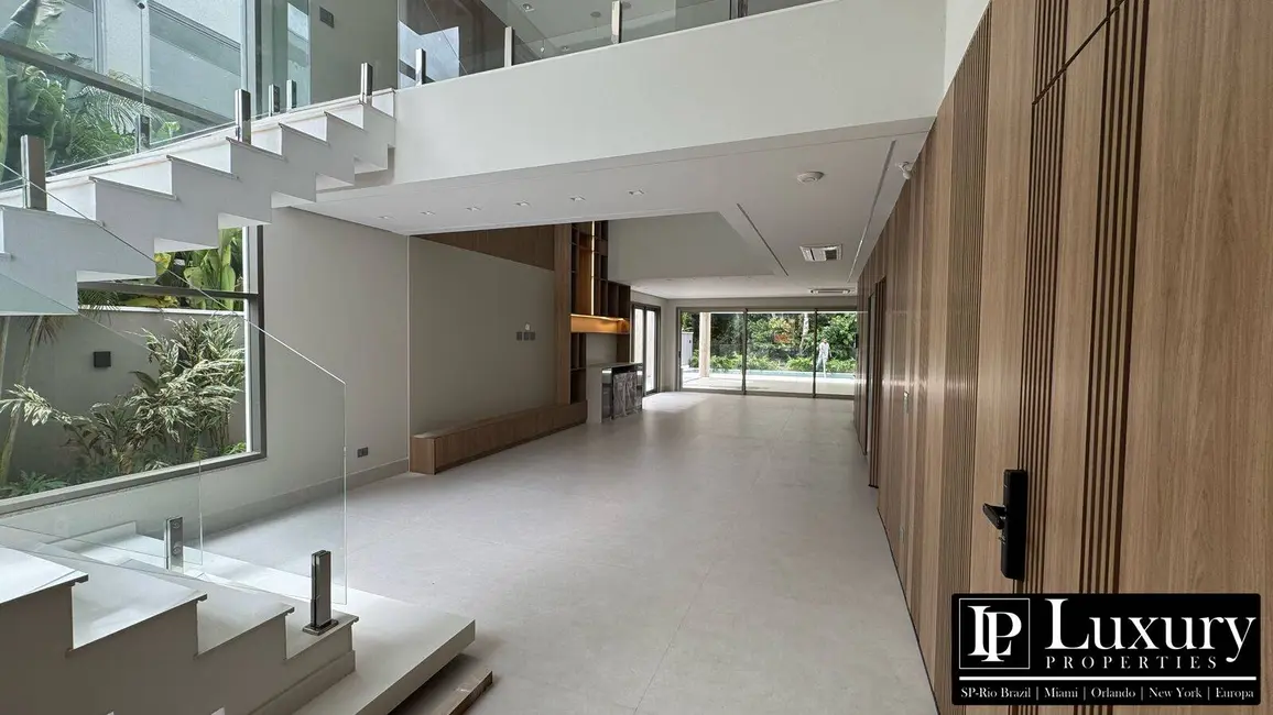 Foto 3 de Casa de Condomínio com 7 quartos à venda em Bertioga - SP