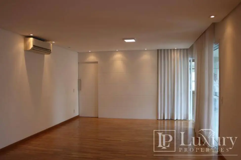 Foto 1 de Apartamento com 4 quartos para alugar, 210m2 em Vila Olímpia, São Paulo - SP