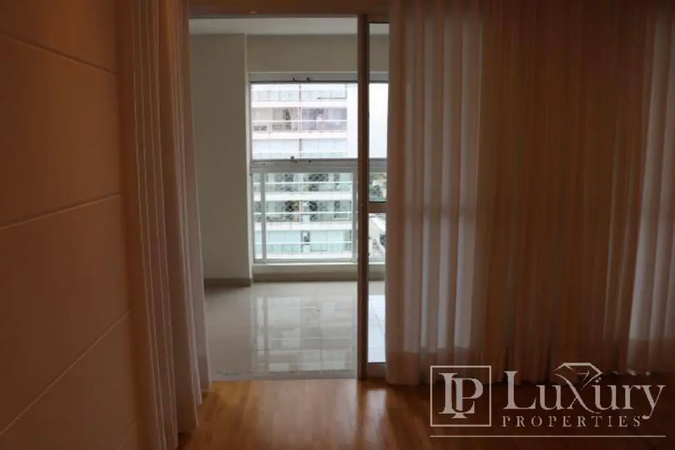 Foto 5 de Apartamento com 4 quartos para alugar, 210m2 em Vila Olímpia, São Paulo - SP