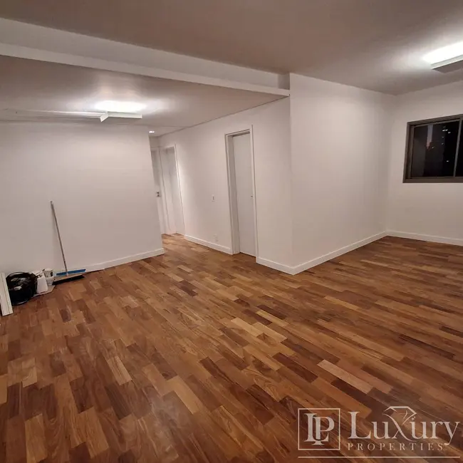 Apartamento com 3 quartos à venda, 160m2 em Vila Nova Conceição, São Paulo - SP - imagem 4 Foto 4 de Apartamento com 3 quartos à venda, 160m2 em Vila Nova Conceição, São Paulo - SP