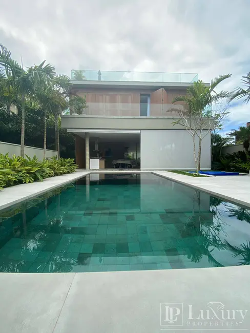 Foto 2 de Casa com 4 quartos à venda em Sao Sebastiao - SP