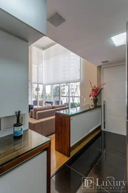 Apartamento com 2 quartos para alugar, 134m2 em Vila Nova Conceição, São Paulo - SP - imagem 3 Foto 3 de Apartamento com 2 quartos para alugar, 134m2 em Vila Nova Conceição, São Paulo - SP