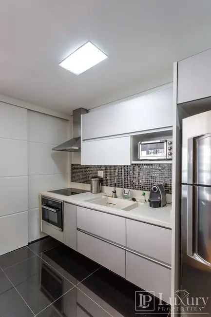 Apartamento com 2 quartos para alugar, 134m2 em Vila Nova Conceição, São Paulo - SP - imagem 7 Foto 7 de Apartamento com 2 quartos para alugar, 134m2 em Vila Nova Conceição, São Paulo - SP