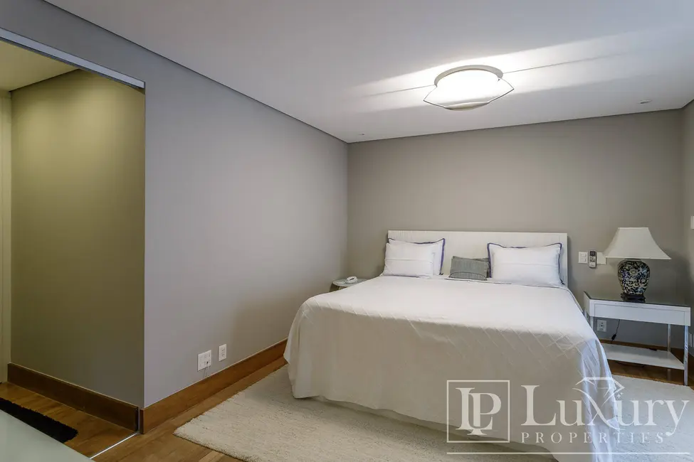 Apartamento com 2 quartos para alugar, 134m2 em Vila Nova Conceição, São Paulo - SP - imagem 9 Foto 9 de Apartamento com 2 quartos para alugar, 134m2 em Vila Nova Conceição, São Paulo - SP