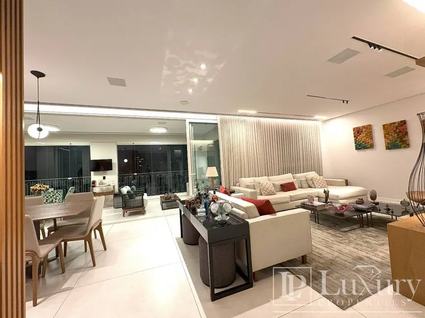 Foto 2 de Apartamento com 3 quartos à venda, 217m2 em Vila Olímpia, São Paulo - SP