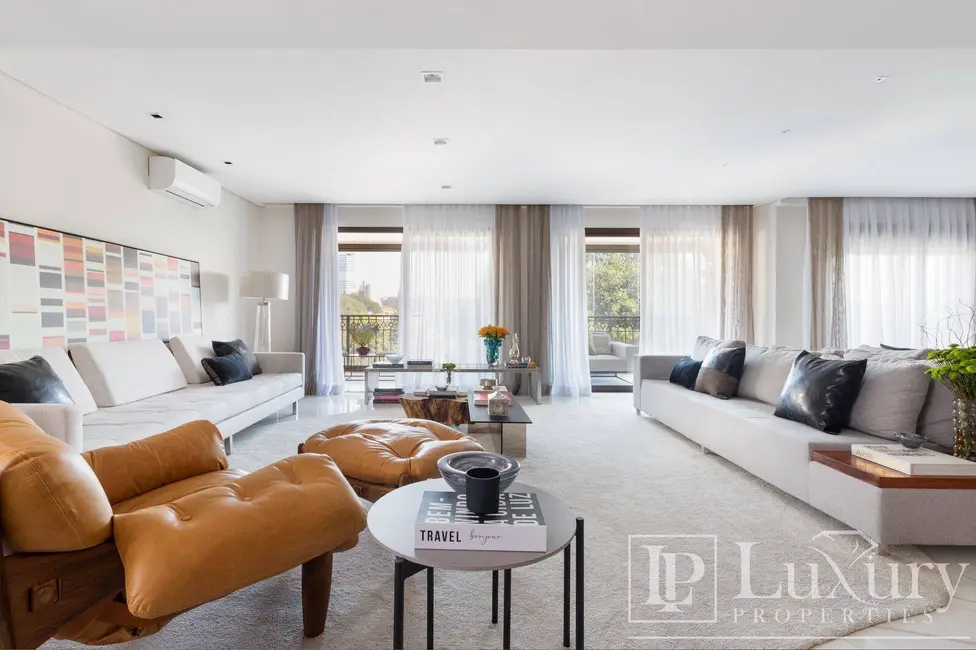 Foto 3 de Apartamento com 3 quartos para alugar, 220m2 em Consolação, São Paulo - SP