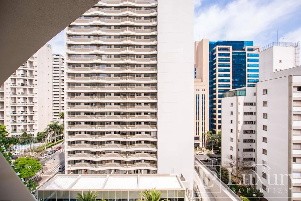 Apartamento com 3 quartos à venda, 150m2 em Moema, São Paulo - SP - imagem 5 Foto 5 de Apartamento com 3 quartos à venda, 150m2 em Moema, São Paulo - SP