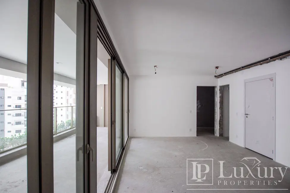 Apartamento com 3 quartos à venda, 150m2 em Moema, São Paulo - SP - imagem 8 Foto 8 de Apartamento com 3 quartos à venda, 150m2 em Moema, São Paulo - SP