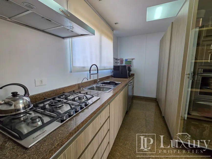 Cobertura com 4 quartos à venda, 386m2 em Campo Belo, São Paulo - SP - imagem 9 Foto 9 de Cobertura com 4 quartos à venda, 386m2 em Campo Belo, São Paulo - SP