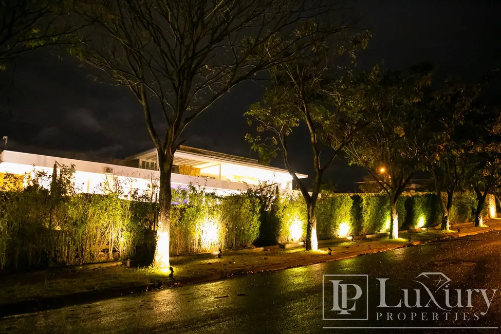 Foto 1 de Casa de Condomínio com 4 quartos à venda e para alugar em Aracoiaba Da Serra - SP