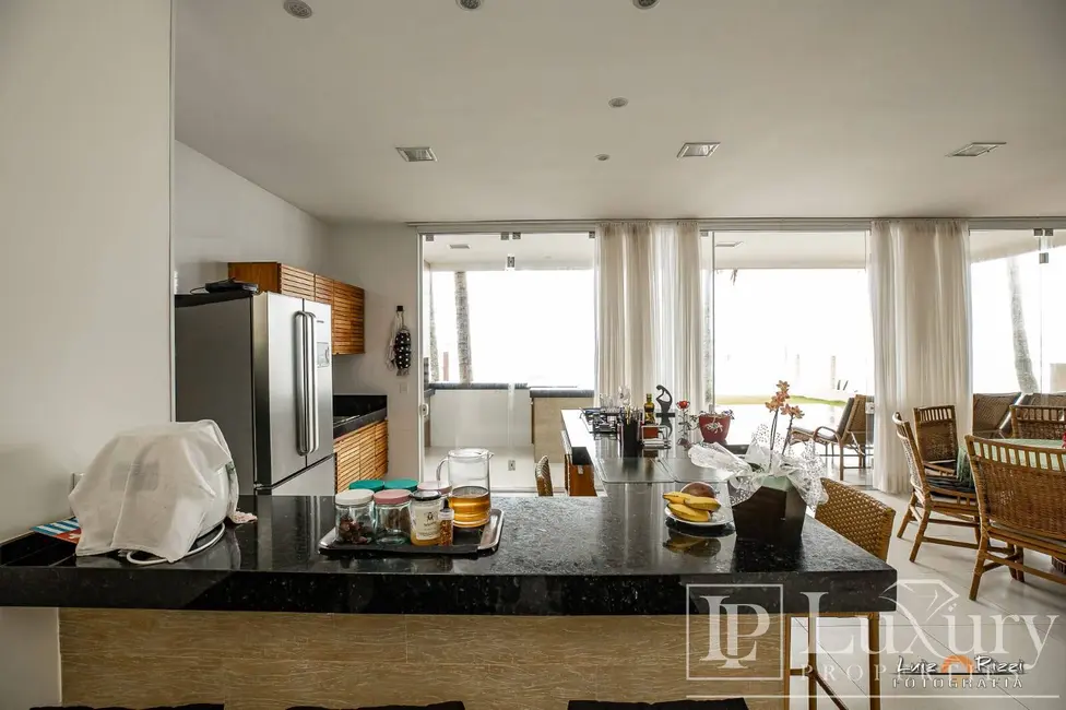 Foto 4 de Casa de Condomínio com 4 quartos à venda em Ubatuba - SP