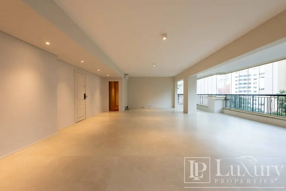 Foto 2 de Apartamento com 4 quartos à venda, 230m2 em São Paulo - SP