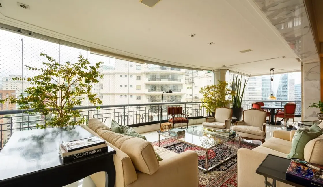 Foto 4 de Apartamento com 3 quartos à venda, 333m2 em Itaim Bibi, São Paulo - SP