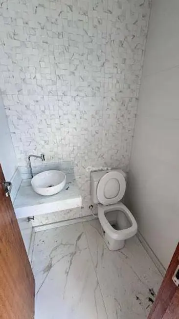 Casa com 3 quartos à venda, 180m2 em Interlagos, Linhares - ES - imagem 2 Foto 2 de Casa com 3 quartos à venda, 180m2 em Interlagos, Linhares - ES