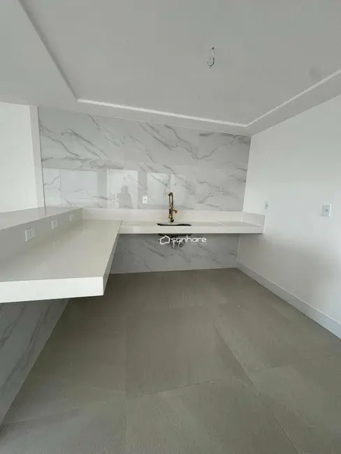 Casa com 3 quartos à venda, 291m2 em Linhares - ES - imagem 6 Foto 6 de Casa com 3 quartos à venda, 291m2 em Linhares - ES