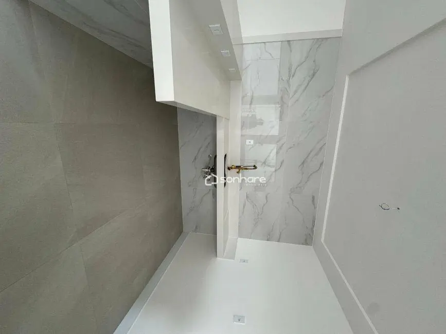 Casa com 3 quartos à venda, 291m2 em Linhares - ES - imagem 7 Foto 7 de Casa com 3 quartos à venda, 291m2 em Linhares - ES