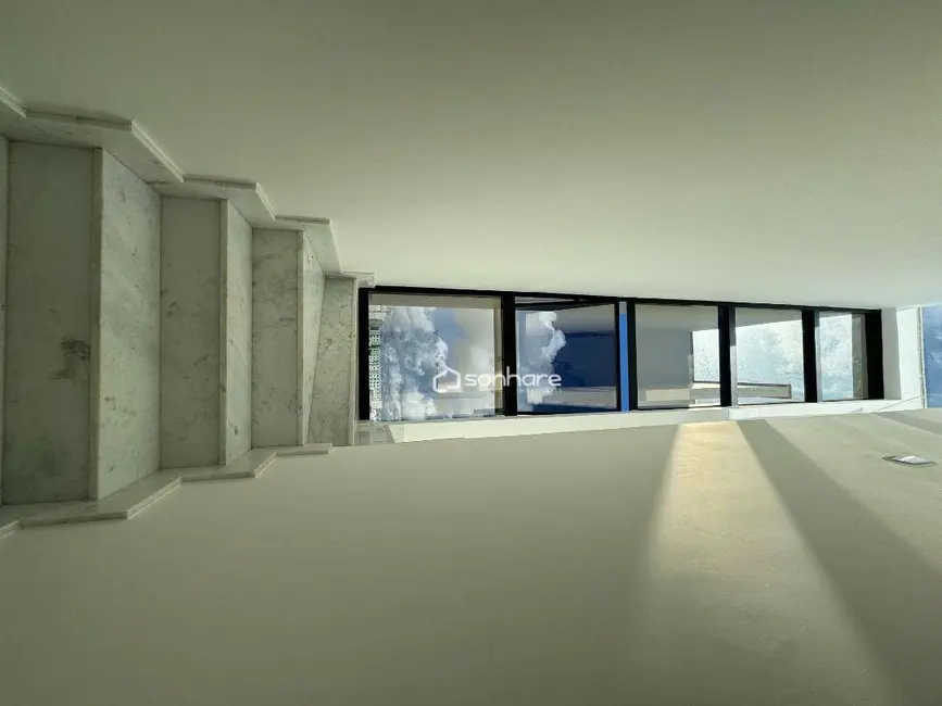 Casa com 3 quartos à venda, 291m2 em Linhares - ES - imagem 5 Foto 5 de Casa com 3 quartos à venda, 291m2 em Linhares - ES