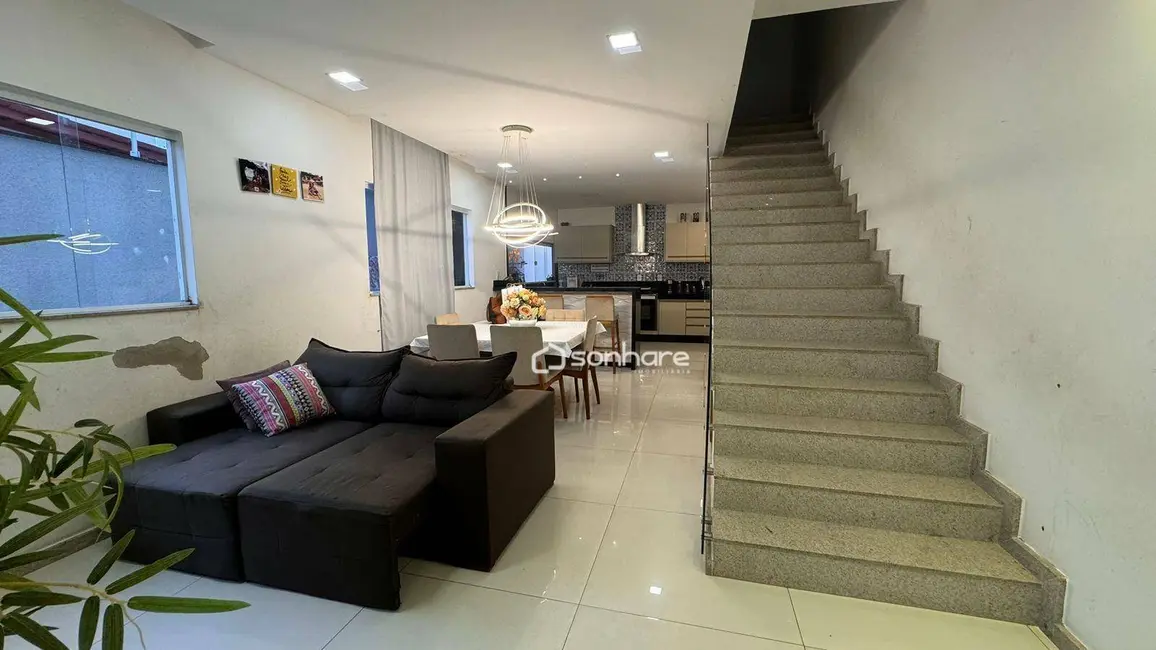 Casa com 3 quartos à venda, 180m2 em Interlagos, Linhares - ES - imagem 3 Foto 3 de Casa com 3 quartos à venda, 180m2 em Interlagos, Linhares - ES