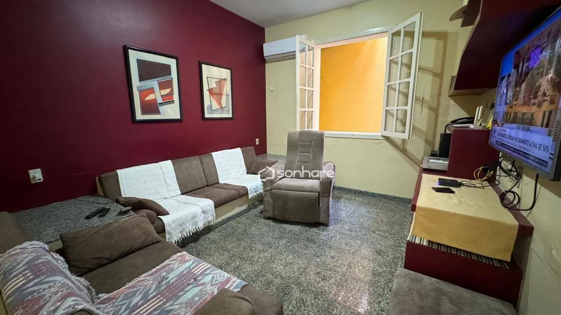 Casa com 3 quartos à venda, 360m2 em Centro, Linhares - ES - imagem 4 Foto 4 de Casa com 3 quartos à venda, 360m2 em Centro, Linhares - ES