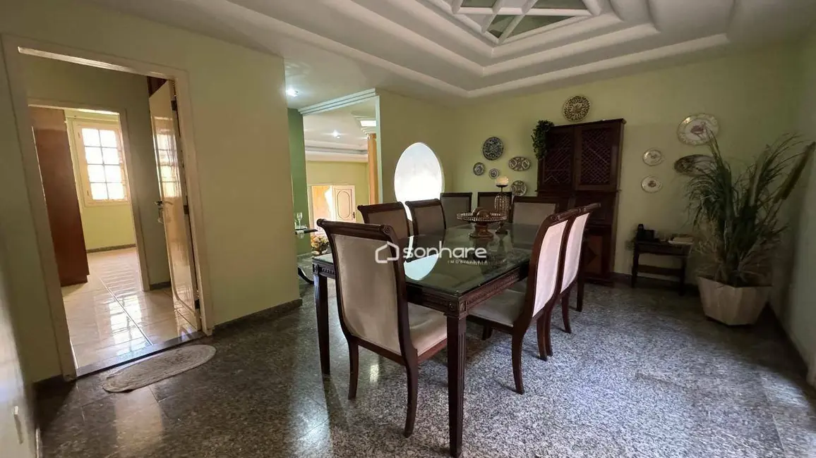 Casa com 3 quartos à venda, 360m2 em Centro, Linhares - ES - imagem 5 Foto 5 de Casa com 3 quartos à venda, 360m2 em Centro, Linhares - ES