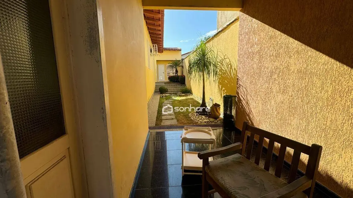 Foto 2 de Casa com 3 quartos à venda, 360m2 em Centro, Linhares - ES