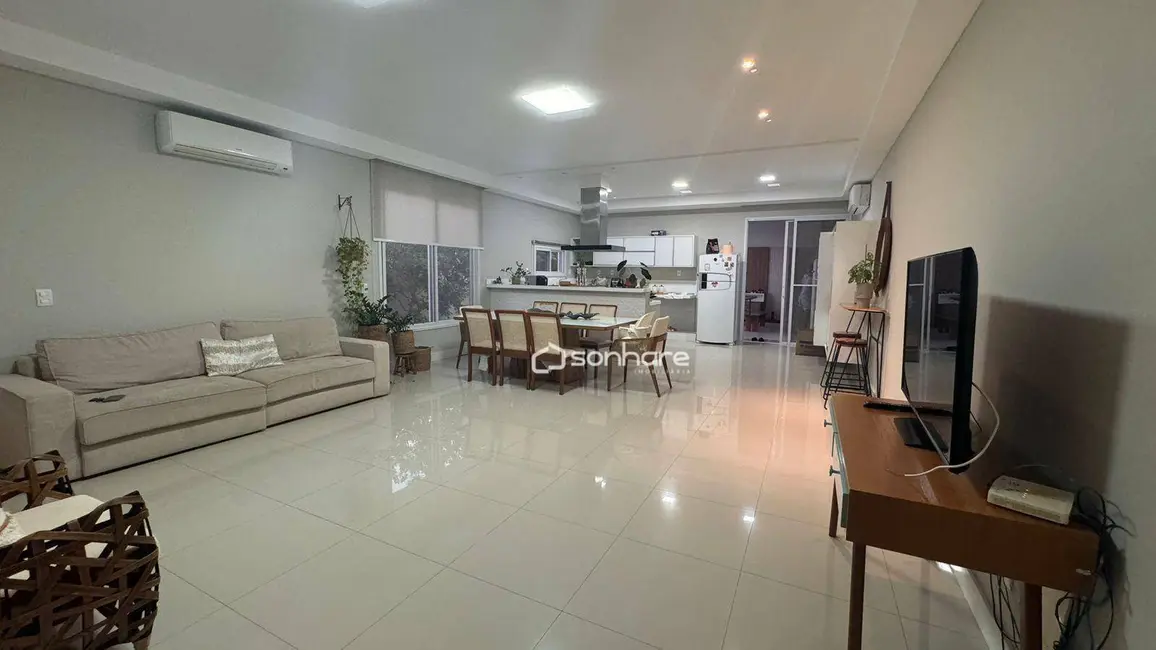 Casa com 3 quartos à venda, 213m2 em Três Barras, Linhares - ES - imagem 3 Foto 3 de Casa com 3 quartos à venda, 213m2 em Três Barras, Linhares - ES