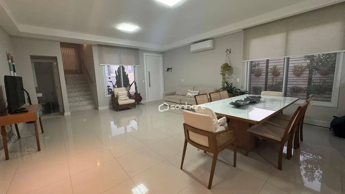 Casa com 3 quartos à venda, 213m2 em Três Barras, Linhares - ES - imagem 2 Foto 2 de Casa com 3 quartos à venda, 213m2 em Três Barras, Linhares - ES