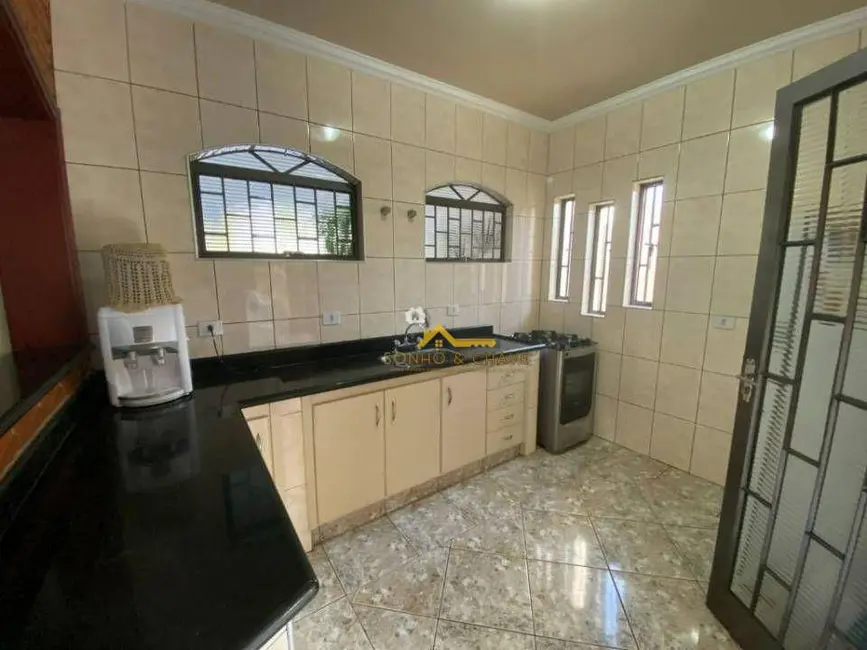Casa com 3 quartos à venda e para alugar, 350m2 em Jardim Ipiranga, Americana - SP - imagem 3 Foto 3 de Casa com 3 quartos à venda e para alugar, 350m2 em Jardim Ipiranga, Americana - SP
