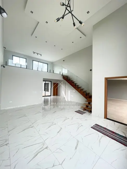 Casa de Condomínio com 3 quartos à venda, 213m2 em Braganca Paulista - SP - imagem 1 Foto 1 de Casa de Condomínio com 3 quartos à venda, 213m2 em Braganca Paulista - SP