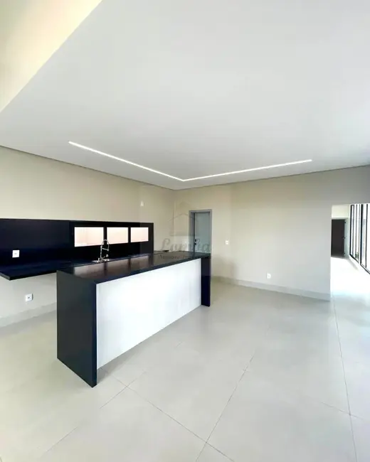 Foto 9 de Casa de Condomínio com 3 quartos à venda, 254m2 em Varzea Grande - MT